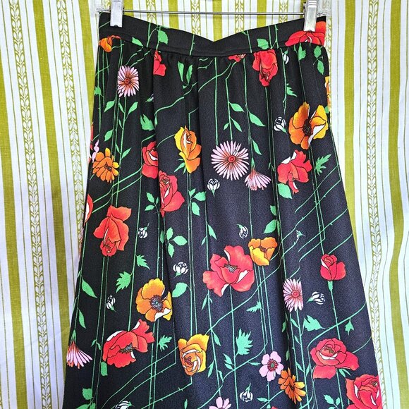 Size S Maxi Skirt in Vintage Fabric NWT - Picture 3 of 6